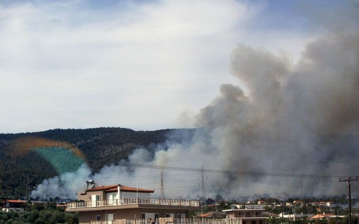 Ζημιές σε σπίτι προκάλεσε η πυρκαγιά στους Αγίους Θεοδώρους